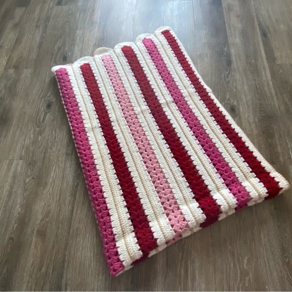 Afghan Blanket Homemade Grannycore Throw Pink White Red - Picture 1 of 12